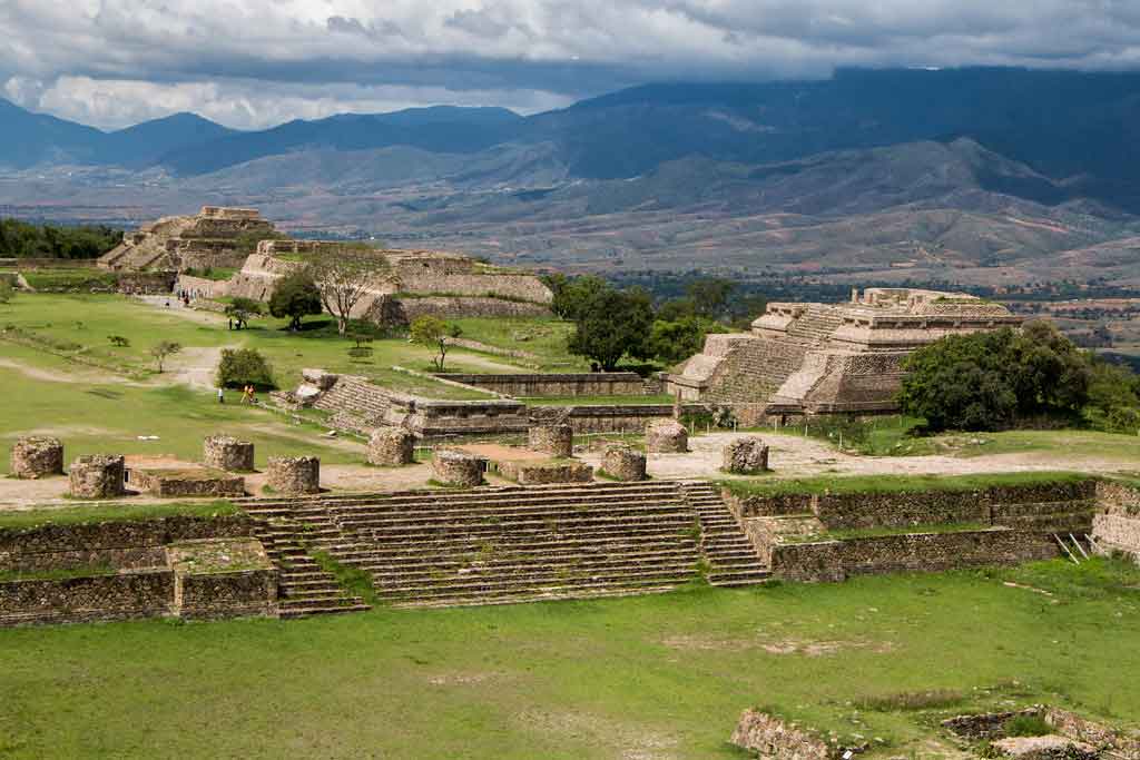 Vista General de Monte Albán